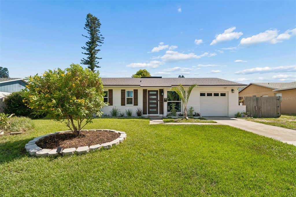 Photo of 4185 Whiting Drive SE, St Petersburg, FL 33705 (MLS # TB8536604)