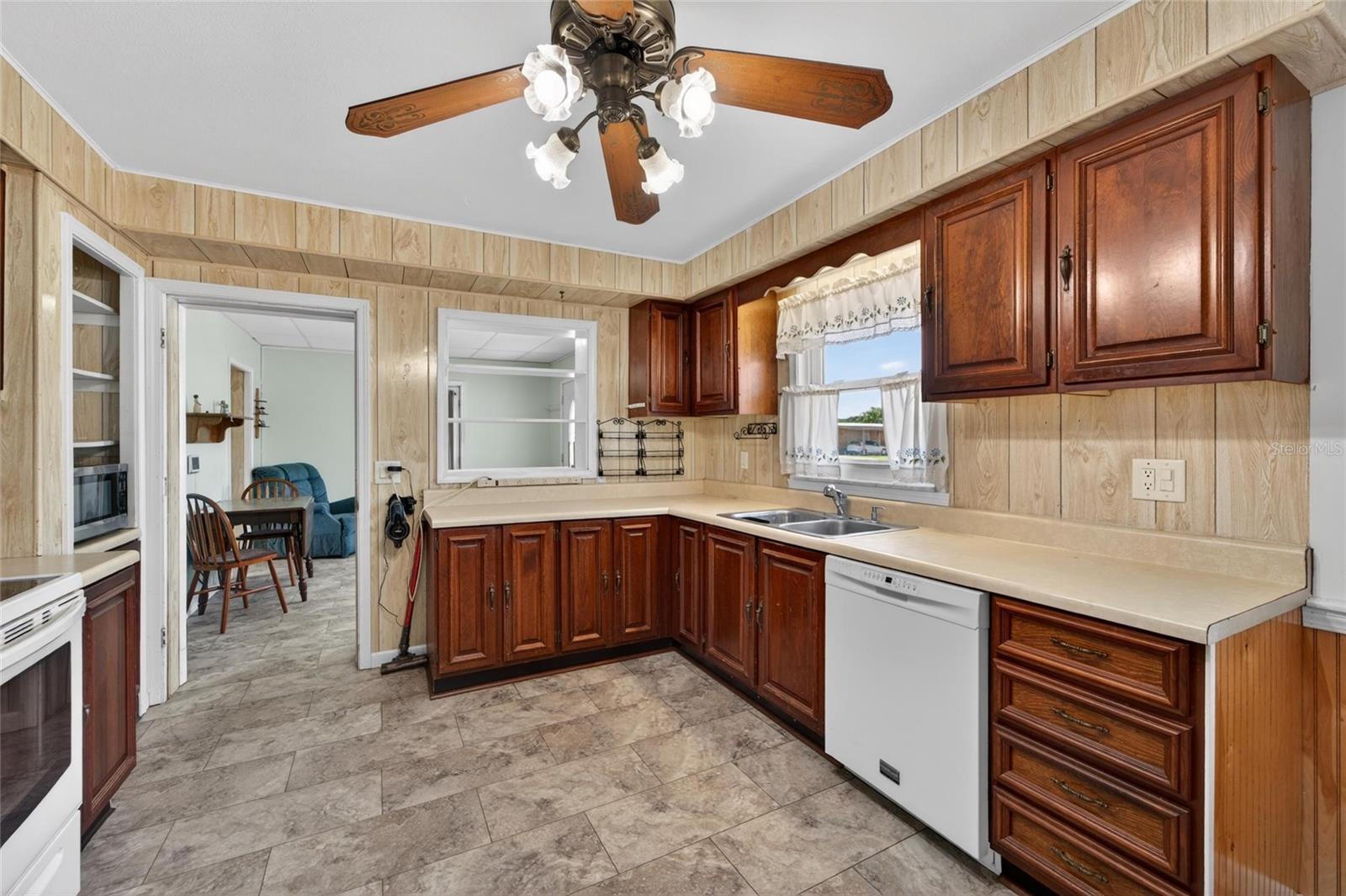 GEM ESTATES - Residential