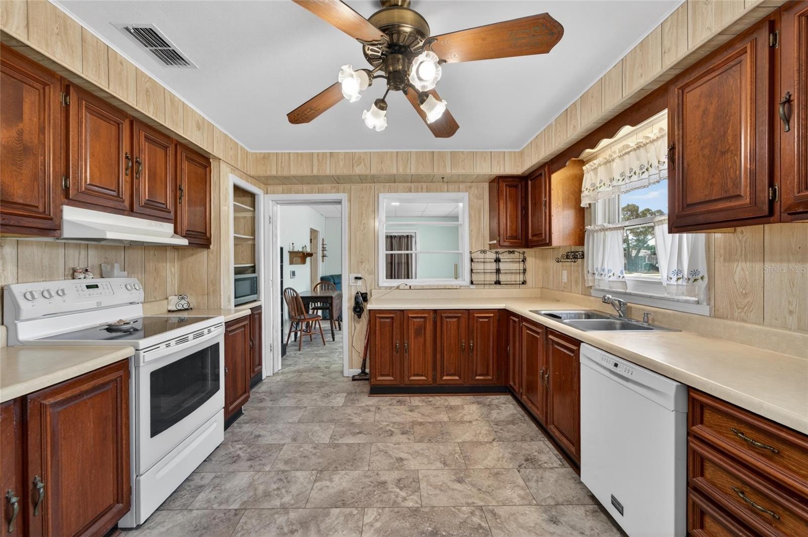 GEM ESTATES - Residential