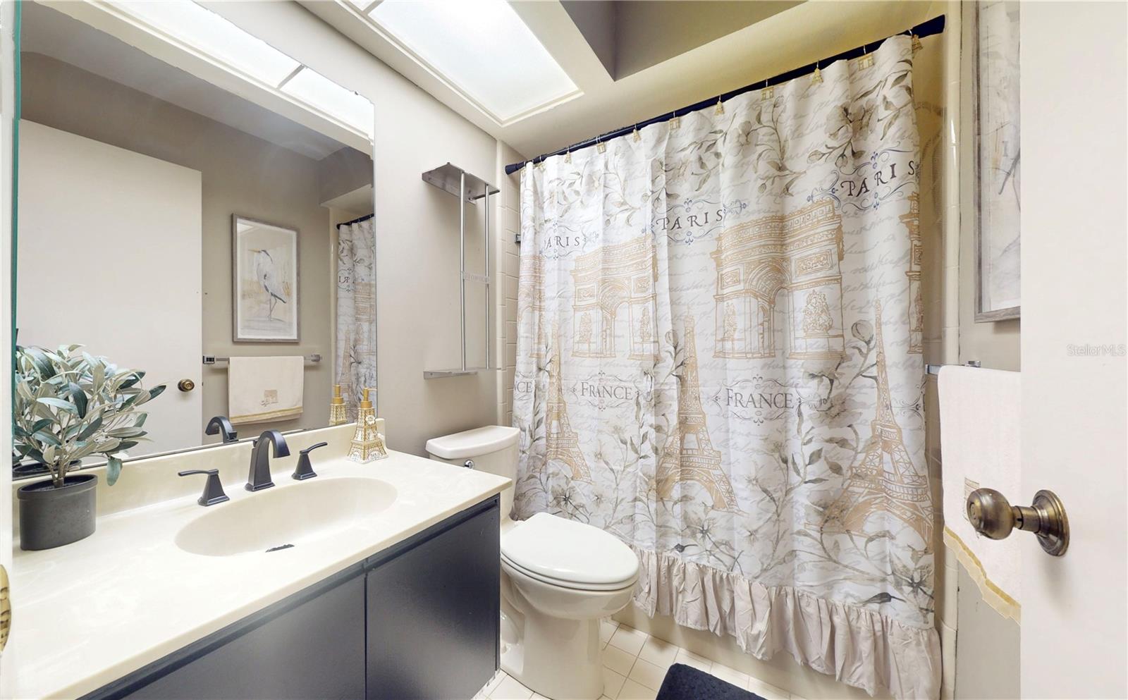 PELICAN PLACE NORTH - Residential