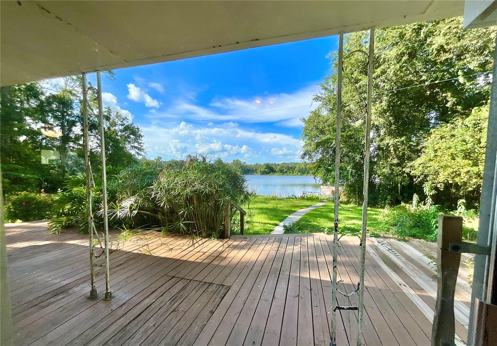 LAKE MCMEEKIN - Residential