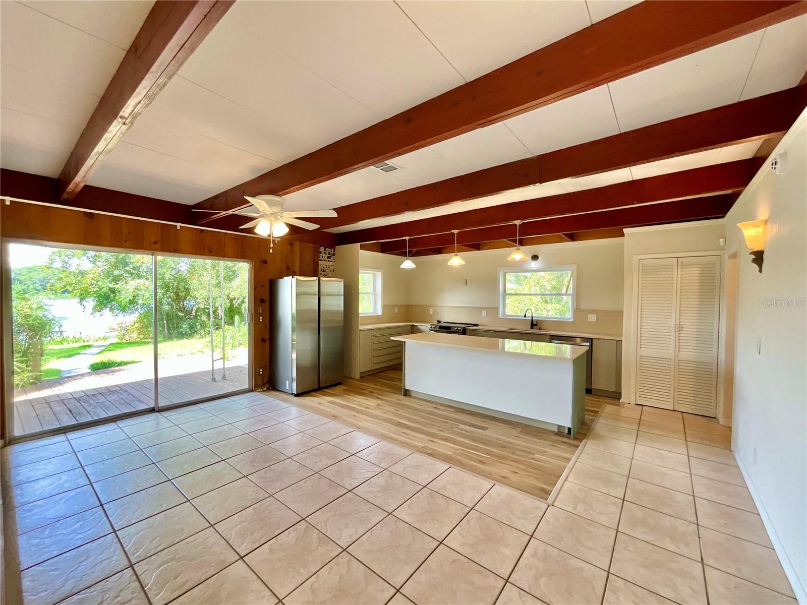 LAKE MCMEEKIN - Residential