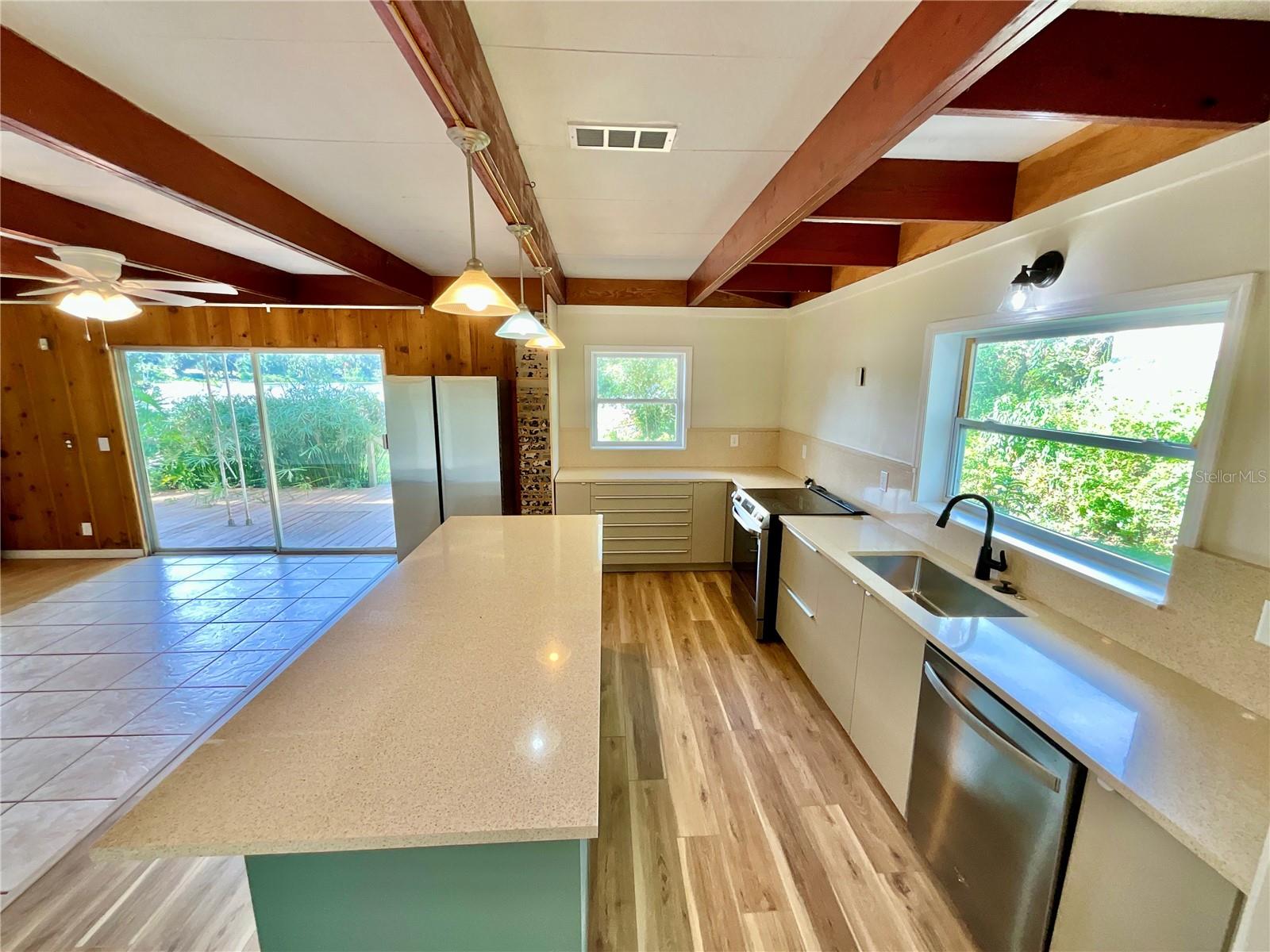 LAKE MCMEEKIN - Residential