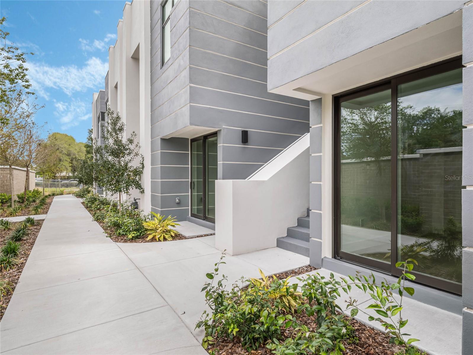 1760 MONDRIAN CIRCLE