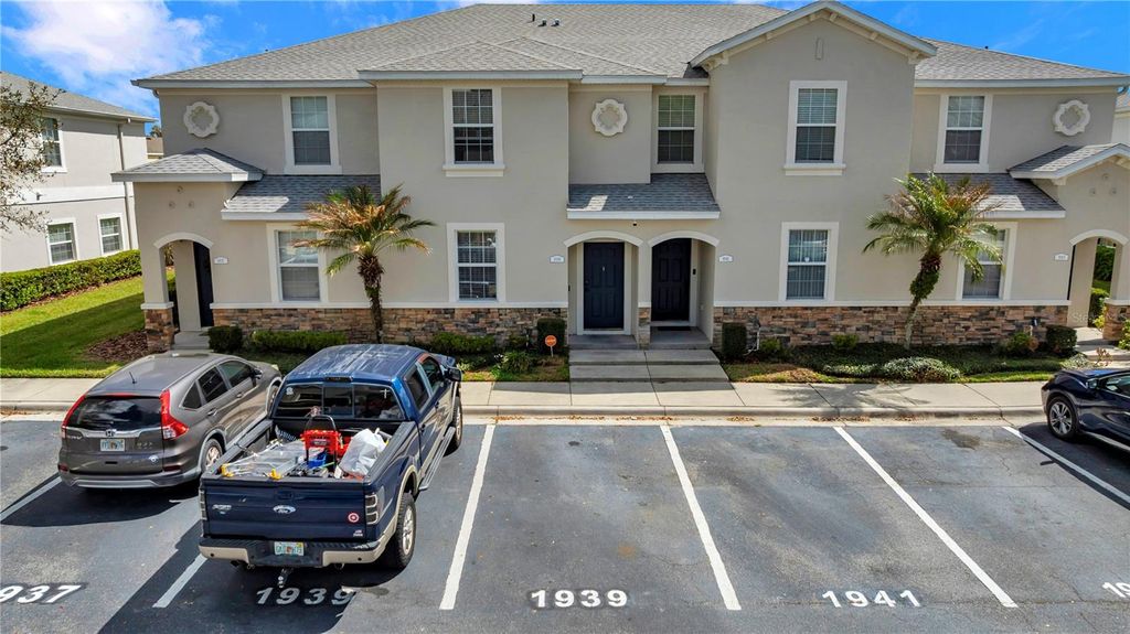 Photo of 1939 Greenwood Valley Drive, Plant City, FL 33563 (MLS # L4960110)