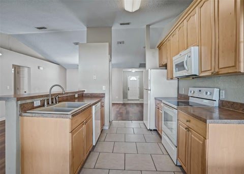 Tiny photo for 9405 SE 161st Place, Summerfield, FL 34491 (MLS # G5119423)