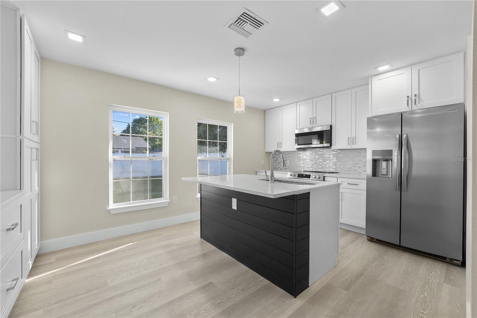 2418 WHITEHALL CIRCLE