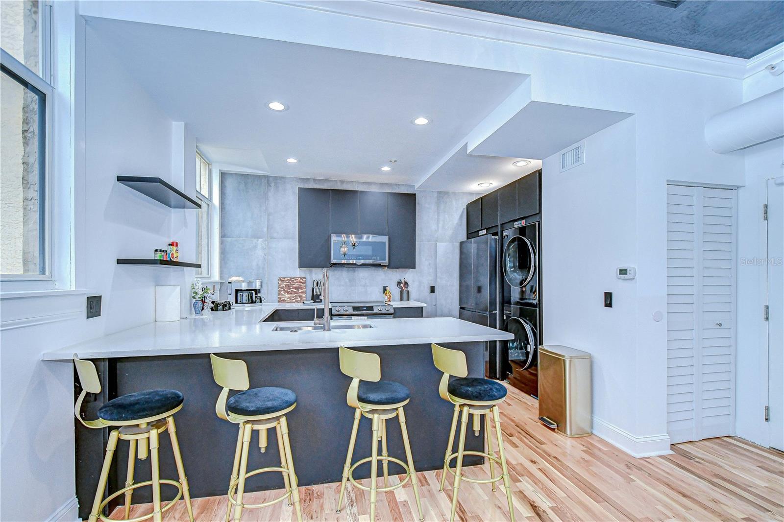 HOTEL DETROIT CONDO THE - Residential