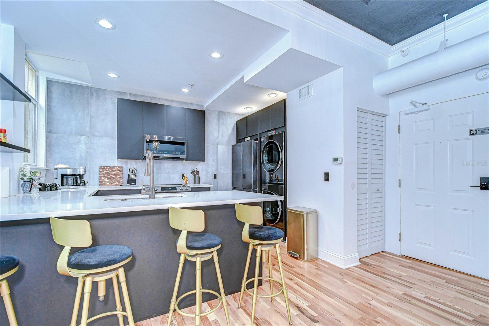 HOTEL DETROIT CONDO THE - Residential