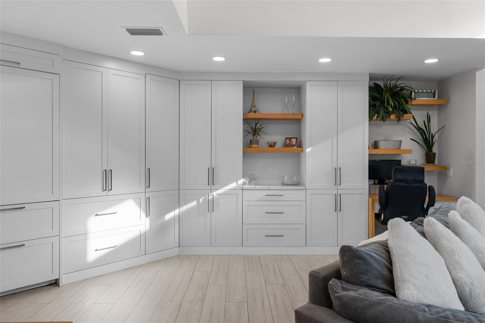 DAVIS ISLANDS PB10 PG52 TO 57 - Residential Lease