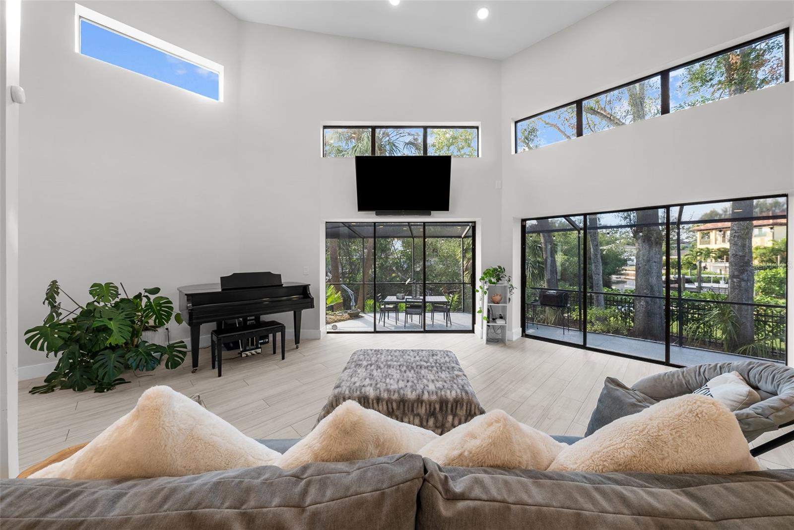 DAVIS ISLANDS PB10 PG52 TO 57 - Residential Lease