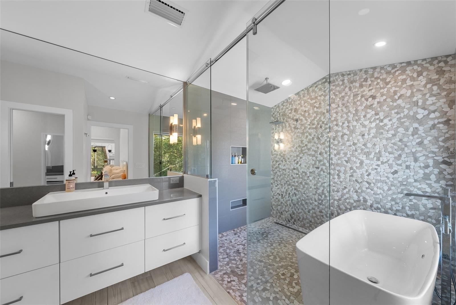 DAVIS ISLANDS PB10 PG52 TO 57 - Residential Lease