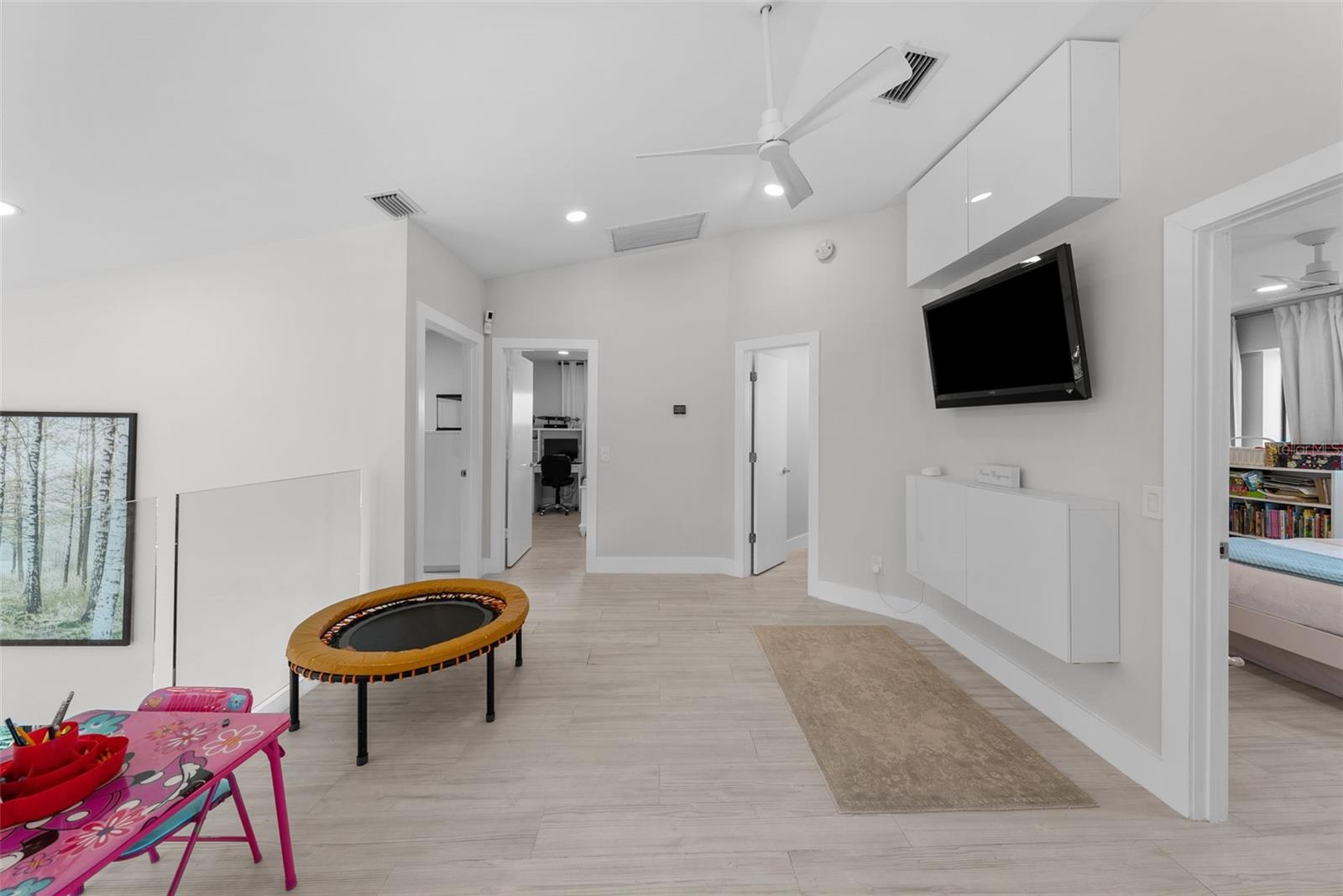 DAVIS ISLANDS PB10 PG52 TO 57 - Residential Lease