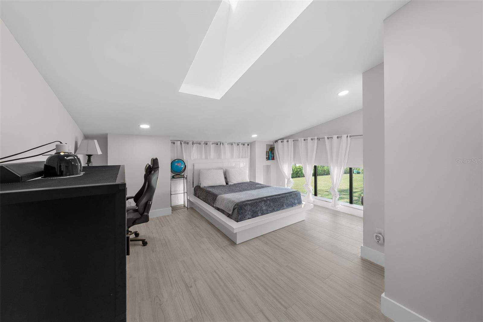 DAVIS ISLANDS PB10 PG52 TO 57 - Residential Lease