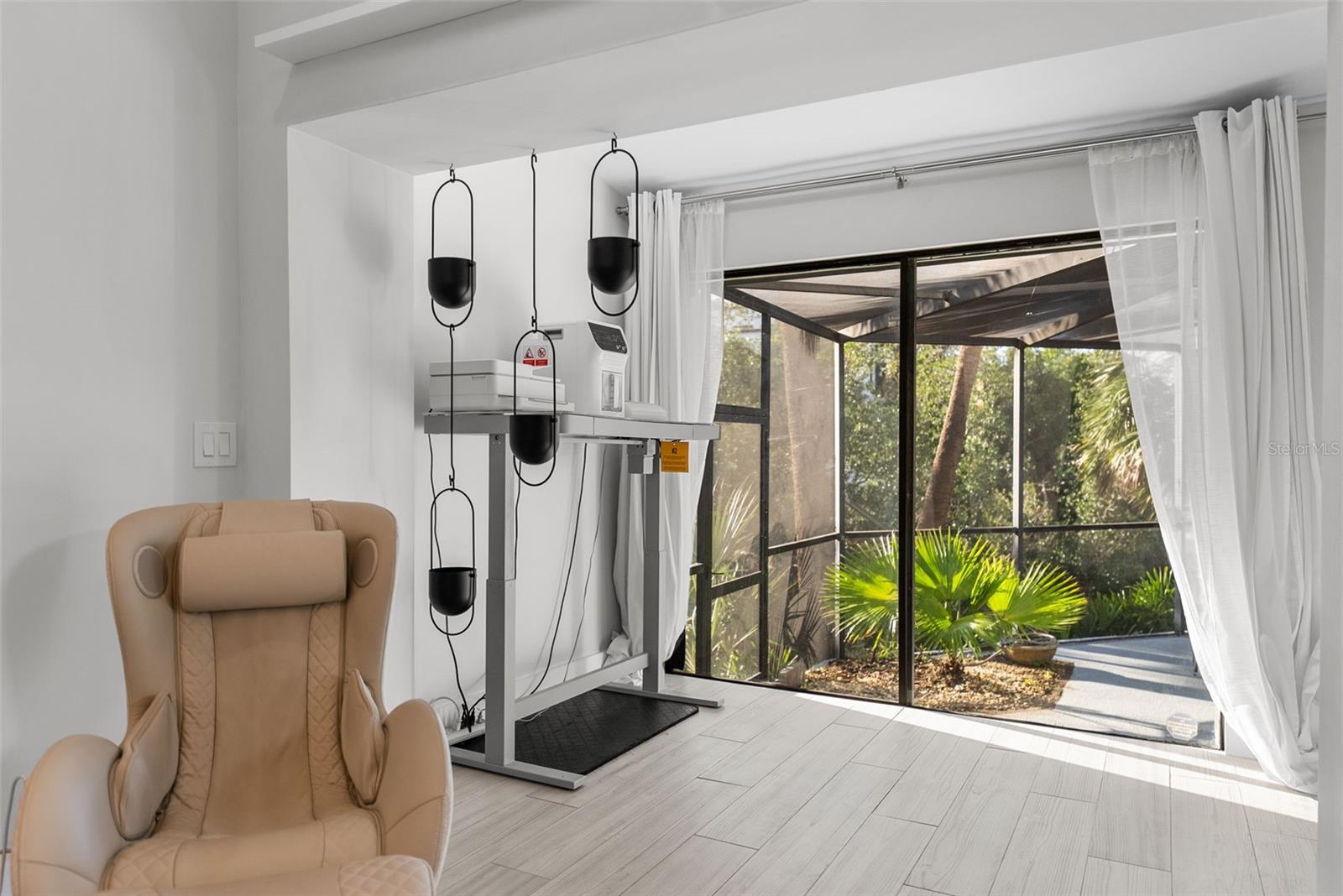 DAVIS ISLANDS PB10 PG52 TO 57 - Residential Lease