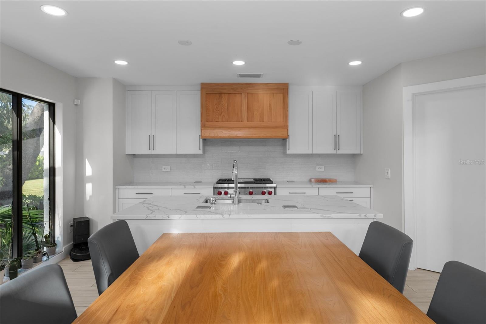 DAVIS ISLANDS PB10 PG52 TO 57 - Residential Lease