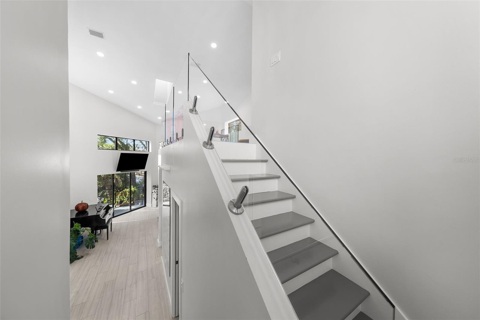 DAVIS ISLANDS PB10 PG52 TO 57 - Residential Lease