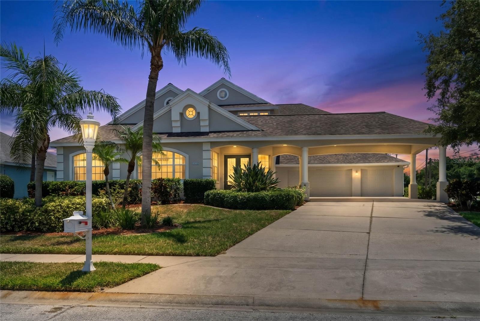 4306 BARRACUDA DRIVE, BRADENTON, FL, 34208 2 4306 BARRACUDA DRIVE
