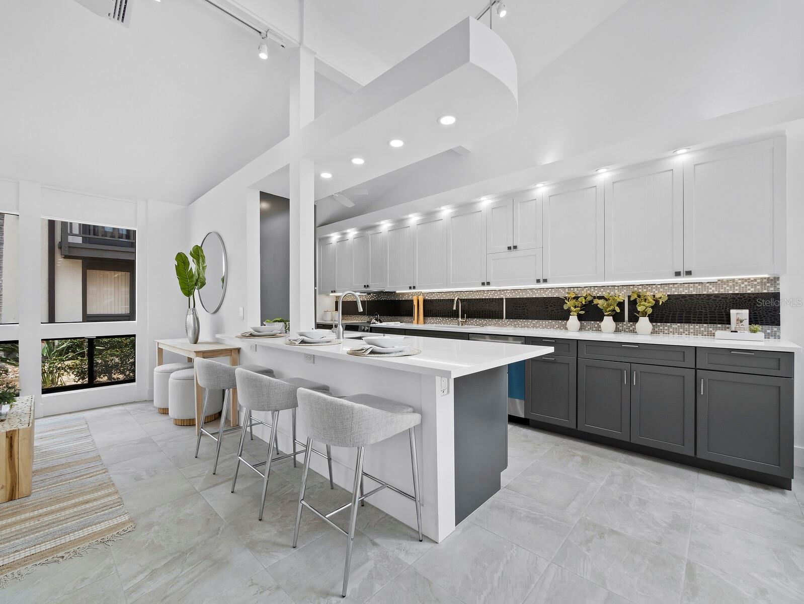 800 S BLVD OF THE PRESIDENTS 19