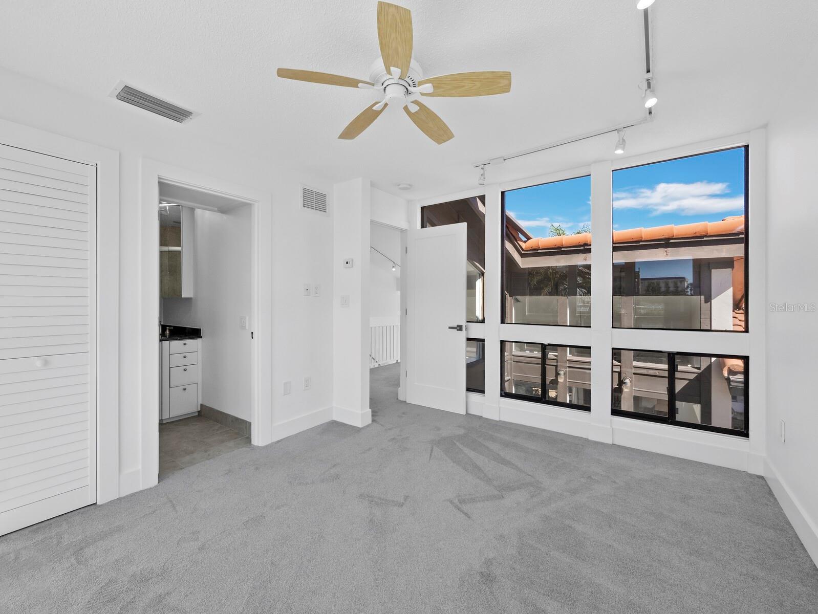 EMBASSY VILLAS - Residential