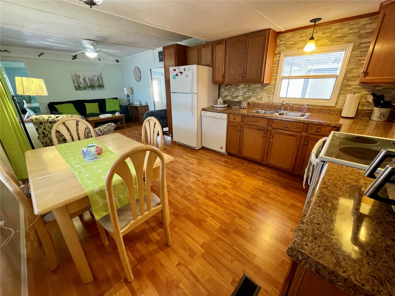 SUNSET PALMS UNREC - Residential