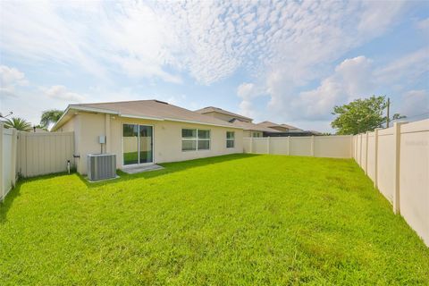 A home in WIMAUMA