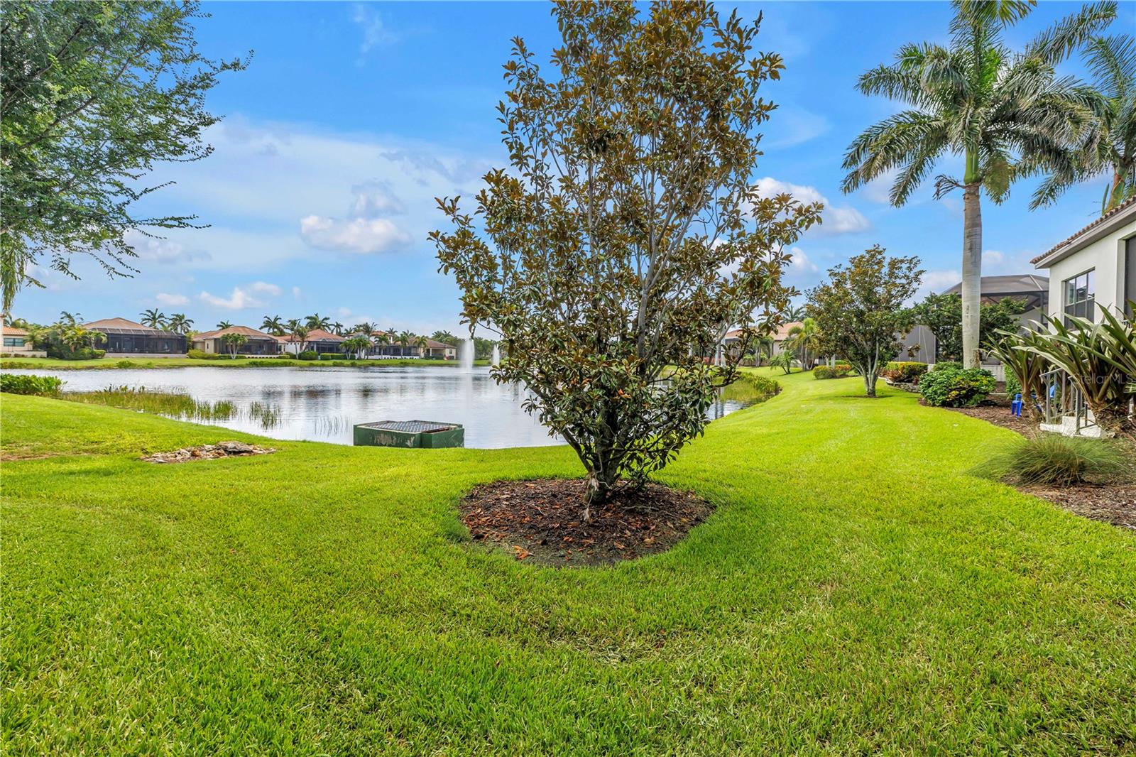 LEGENDS BAY - Residential