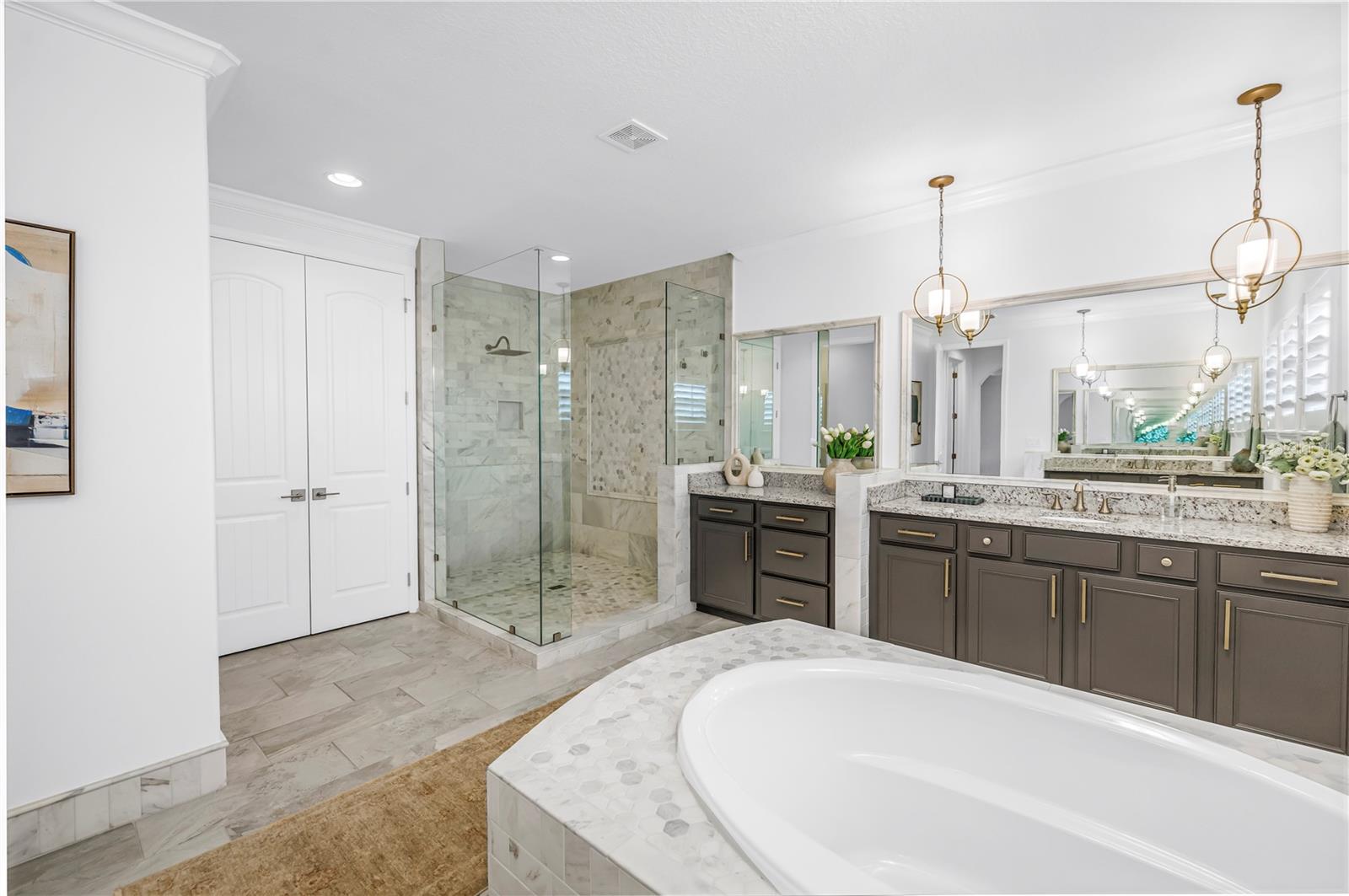 LEGENDS BAY - Residential