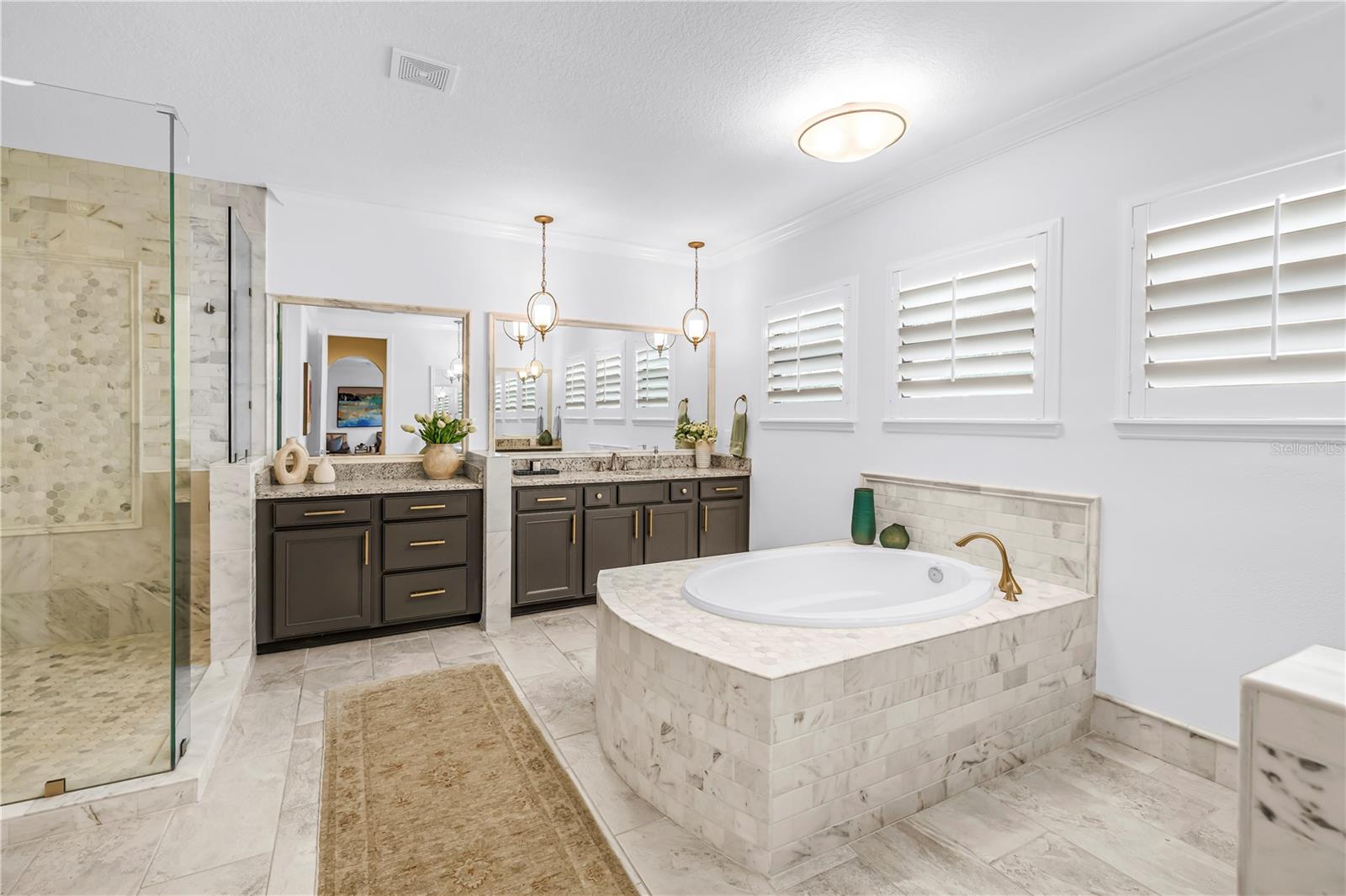 LEGENDS BAY - Residential