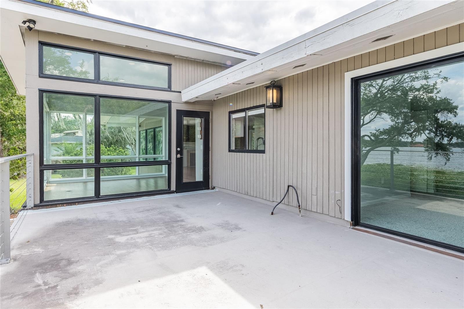 DIXIELAND REV - Residential