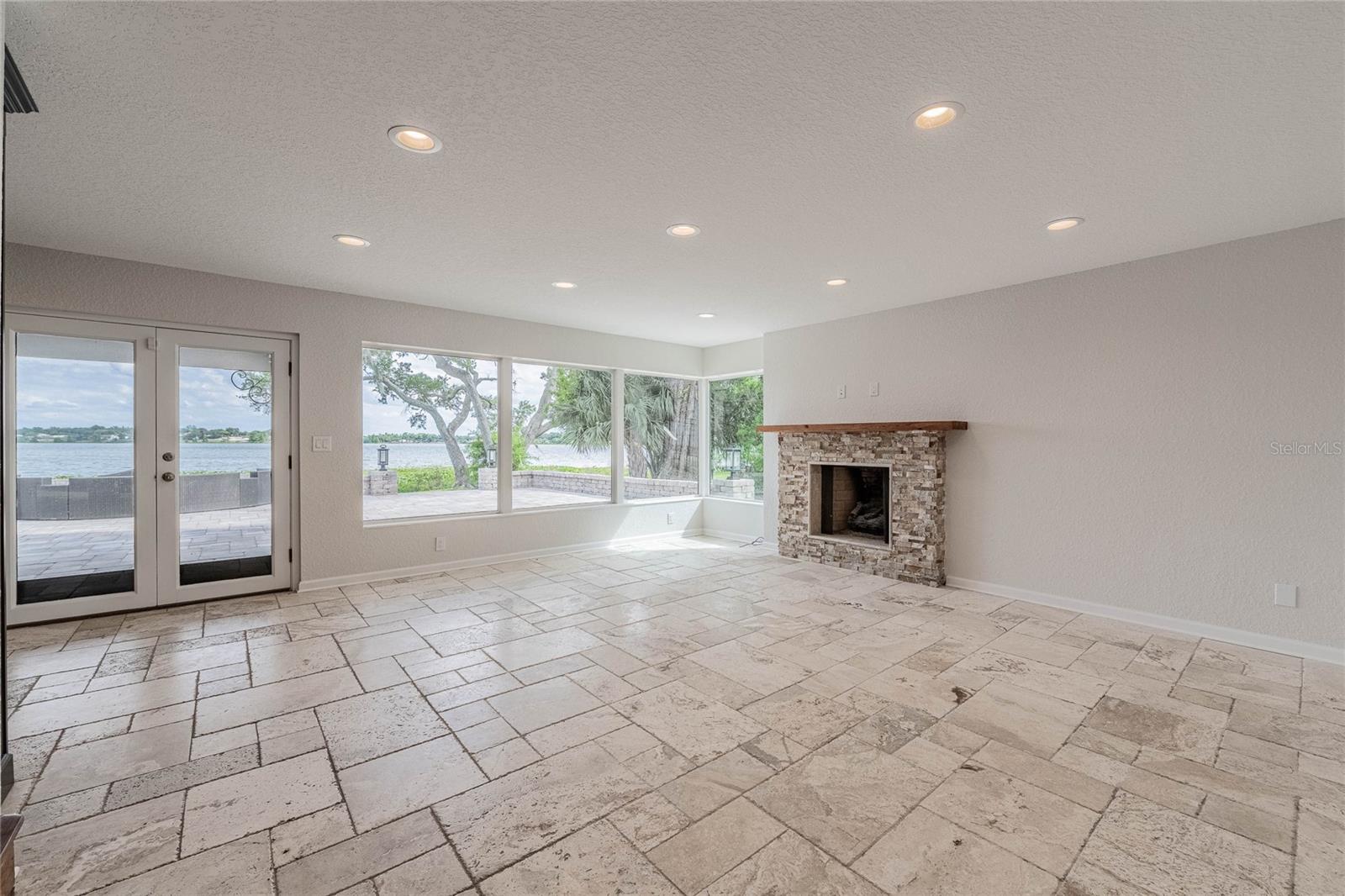DIXIELAND REV - Residential