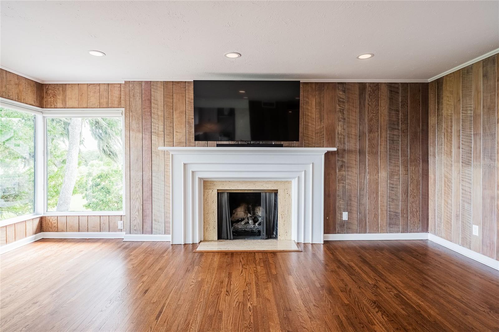 DIXIELAND REV - Residential