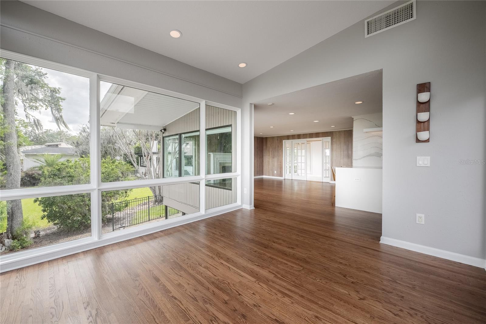DIXIELAND REV - Residential