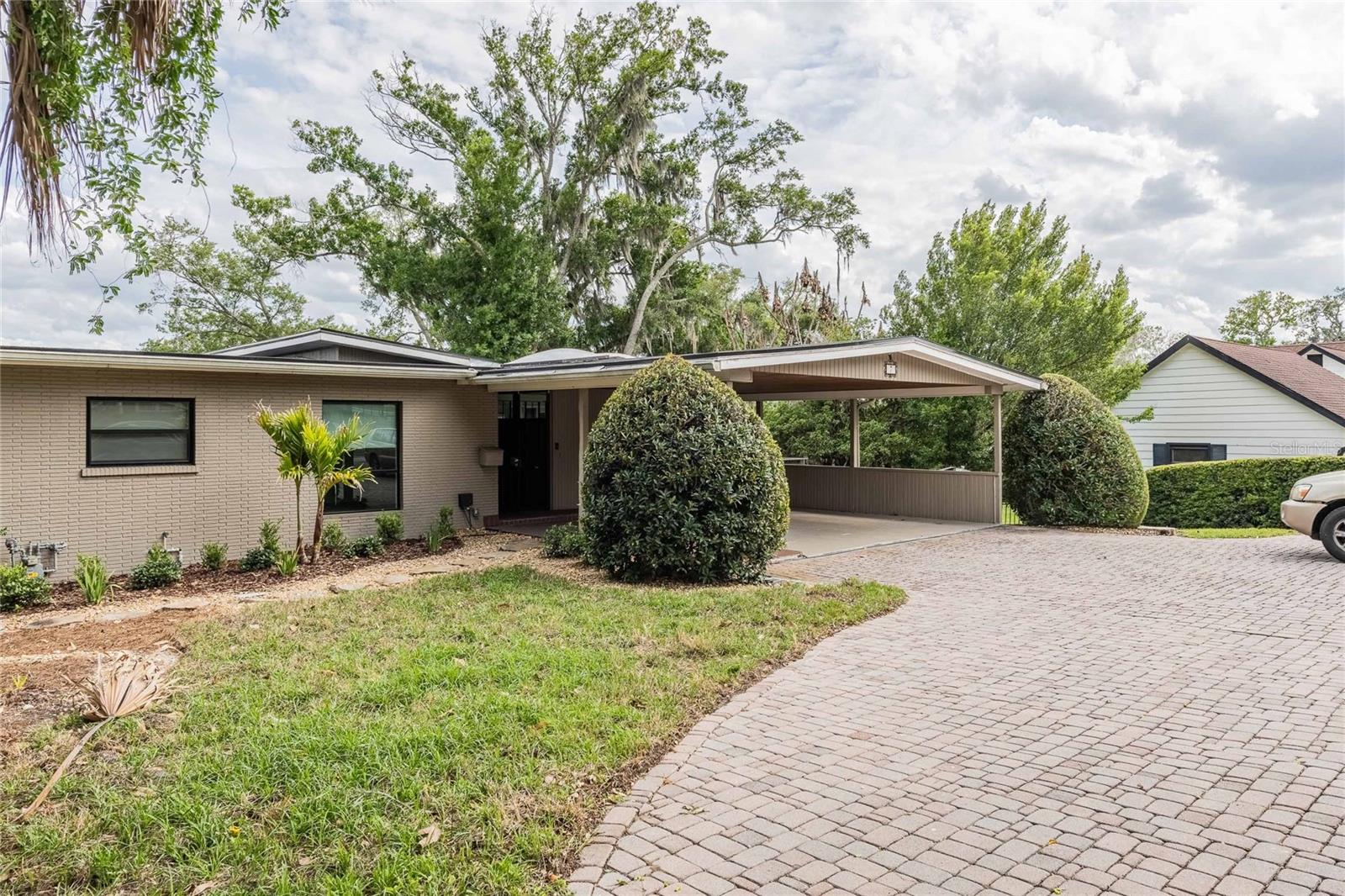 7 LAKE HOLLINGSWORTH DRIVE
