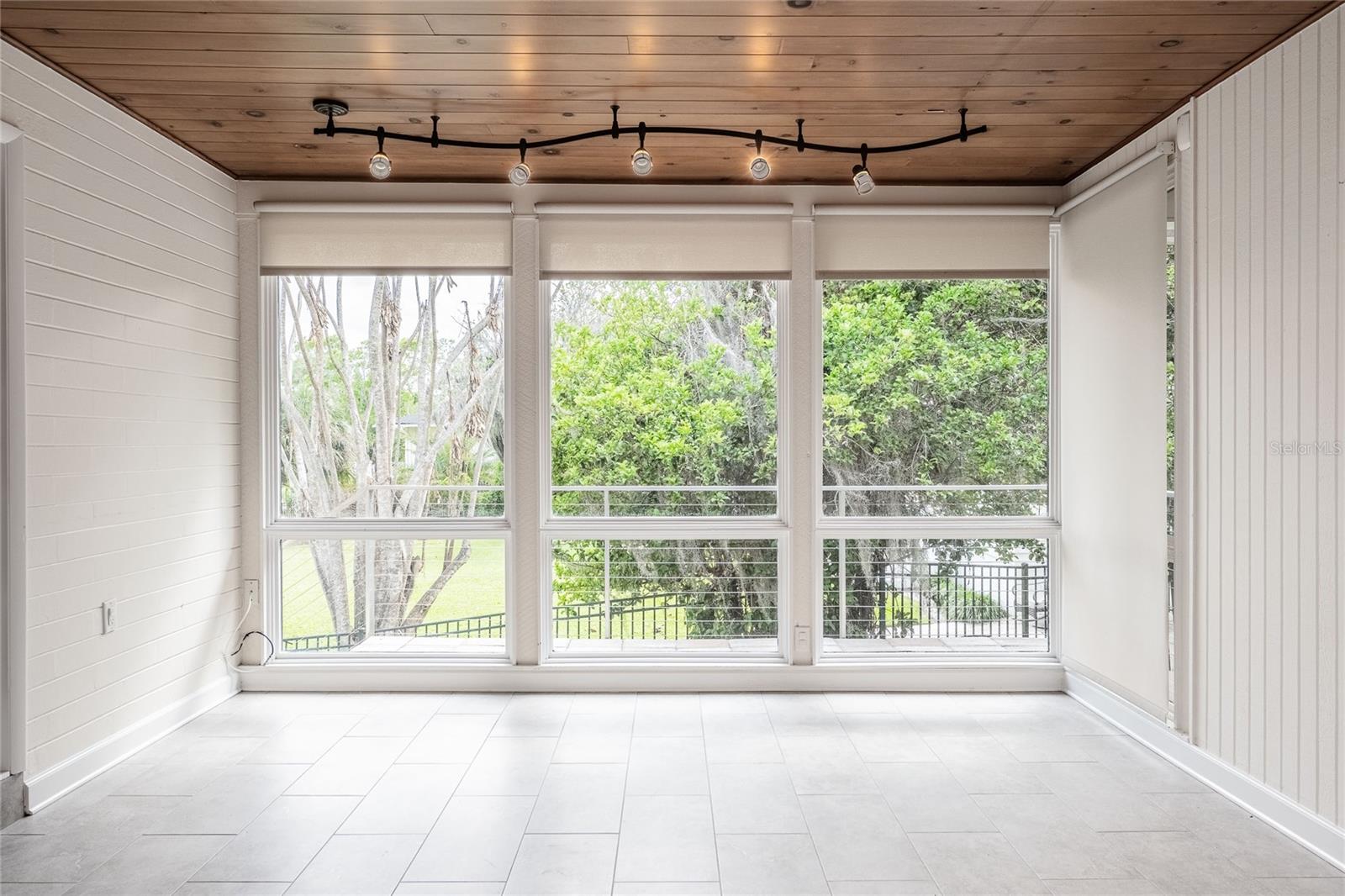 DIXIELAND REV - Residential