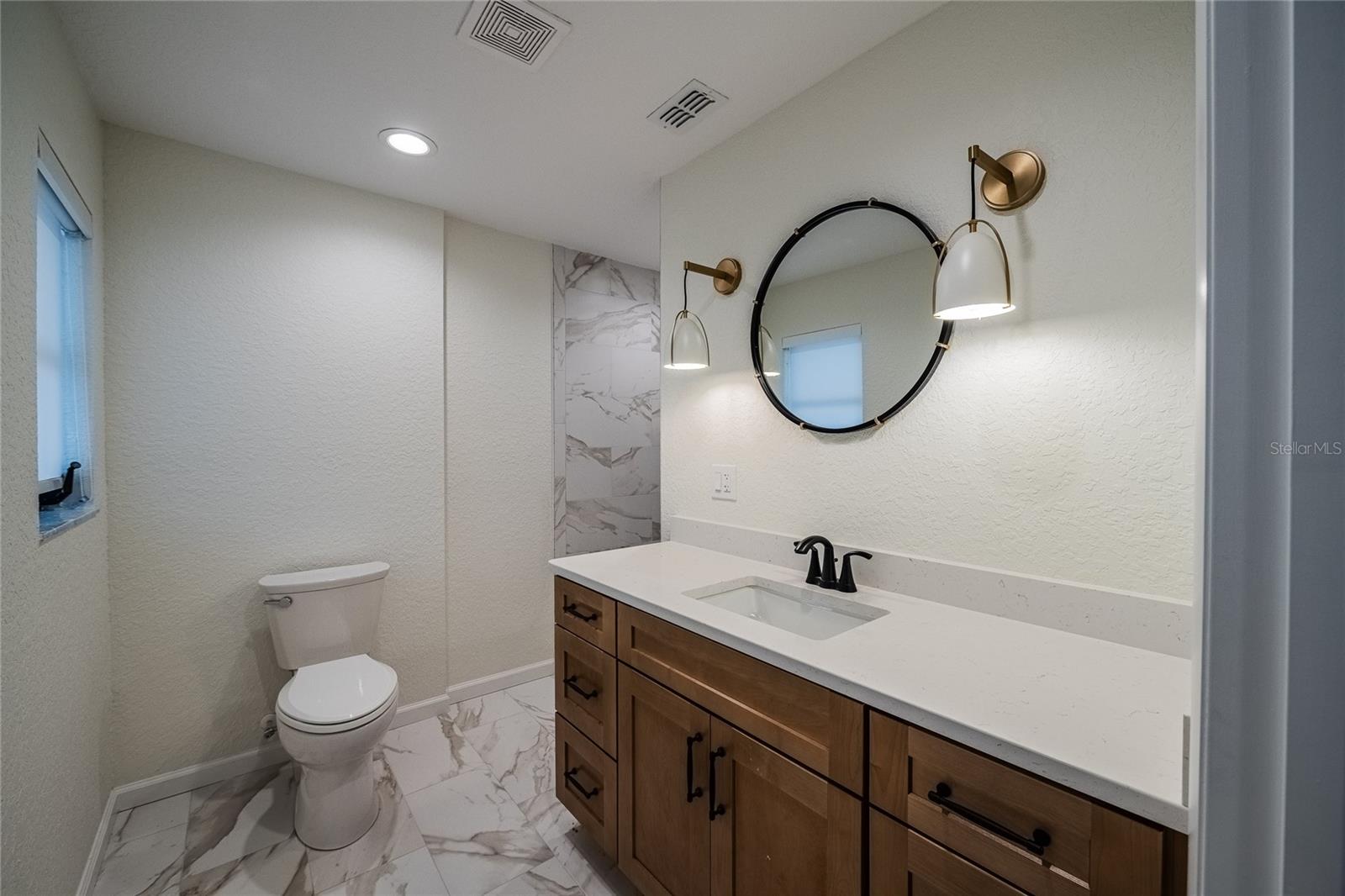 DIXIELAND REV - Residential