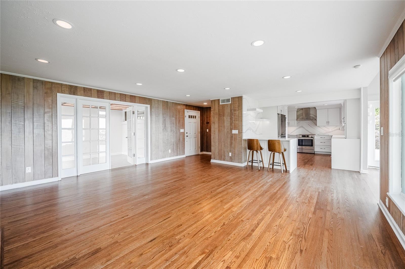 DIXIELAND REV - Residential