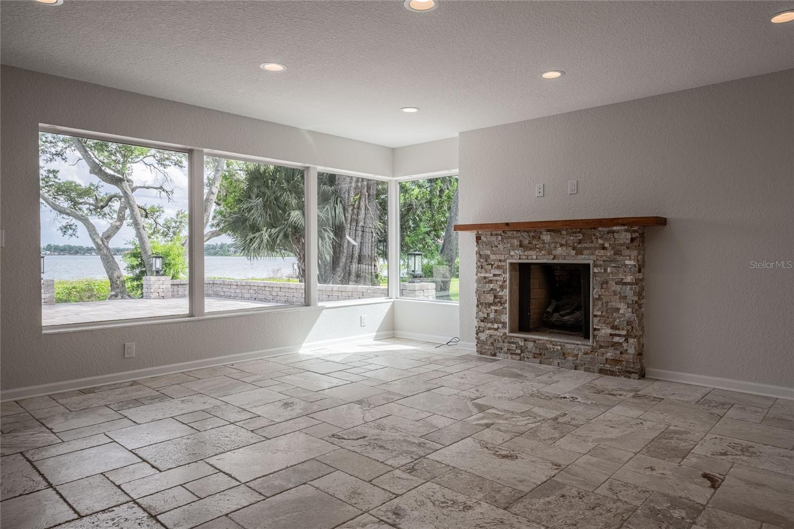 DIXIELAND REV - Residential
