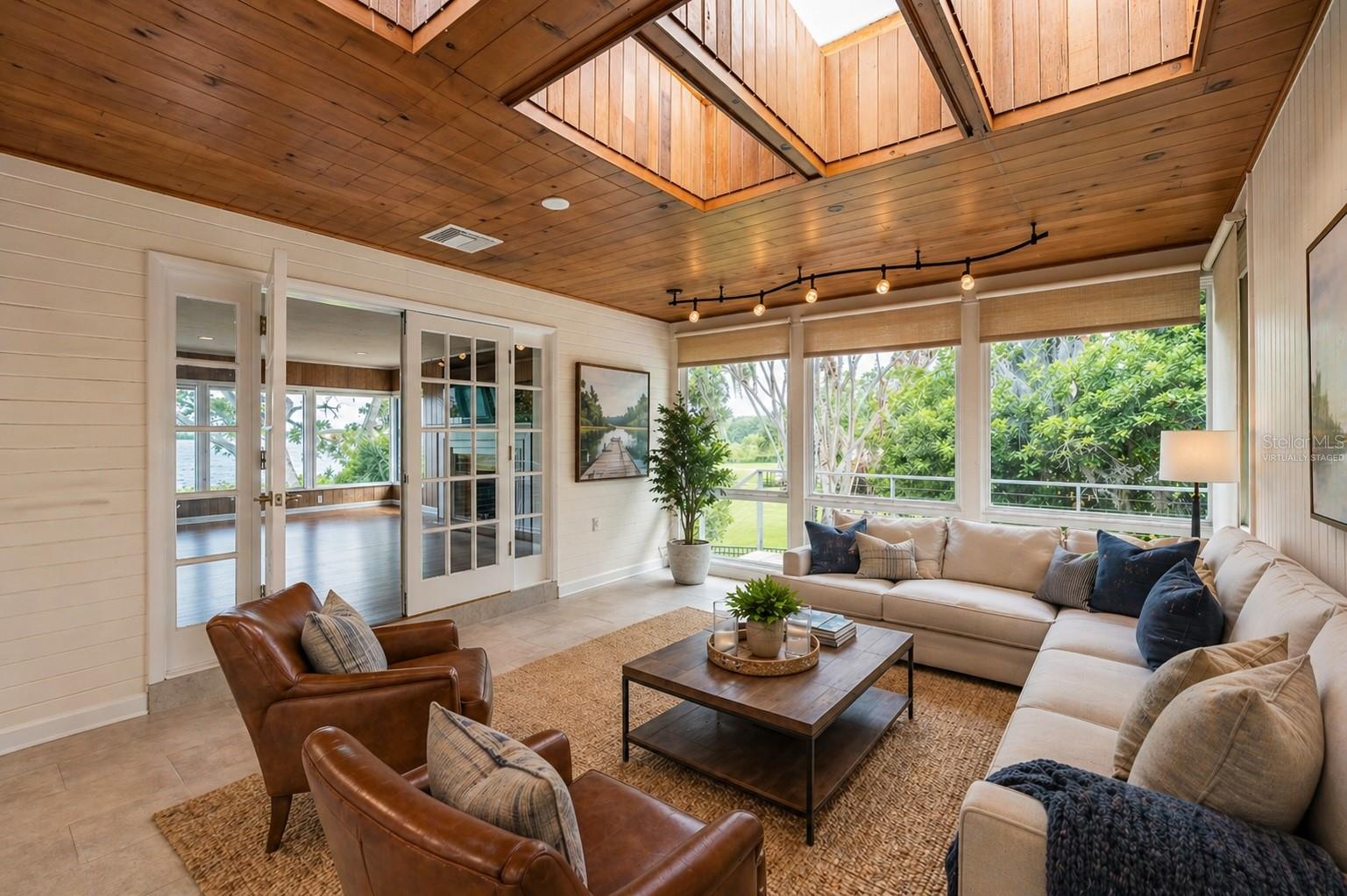 DIXIELAND REV - Residential
