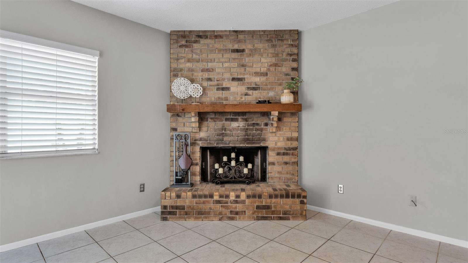 SHADOW BAY UNIT 4 - Residential