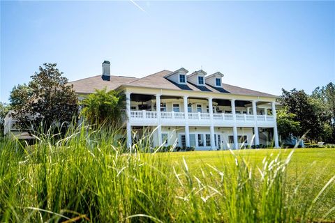A home in BROOKSVILLE