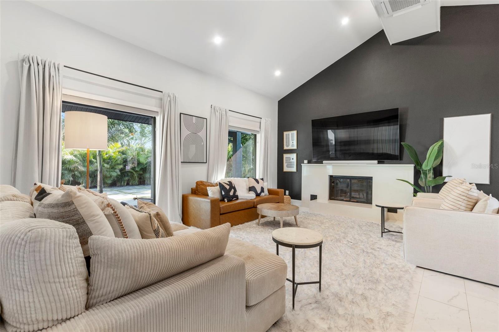 DUNEDIN ISLES COUNTRY CLUB - Residential