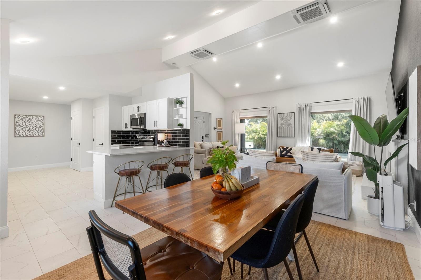 1008 MICHIGAN BOULEVARD