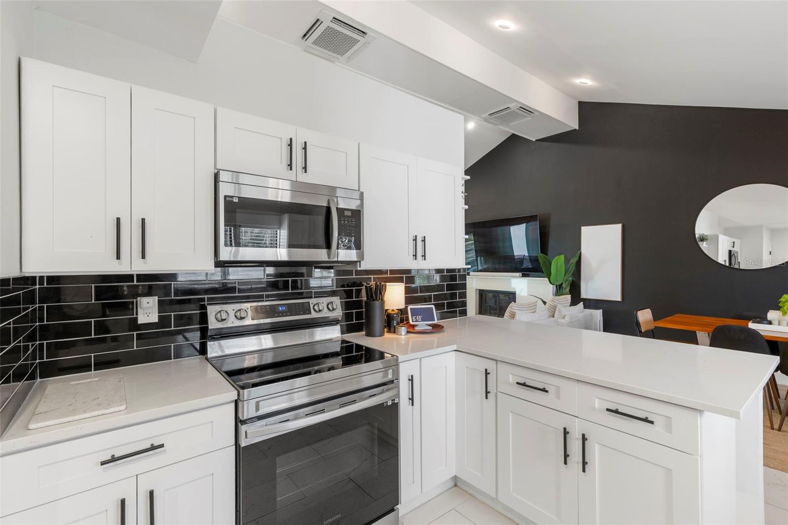 DUNEDIN ISLES COUNTRY CLUB - Residential