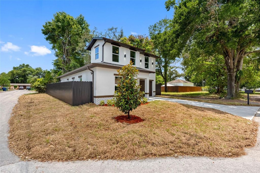 Photo of 2405 E 23rd Avenue, Tampa, FL 33605 (MLS # TB8489246)