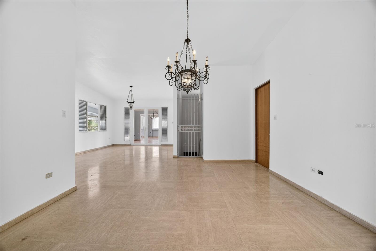 GARDEN HILLS - Residential