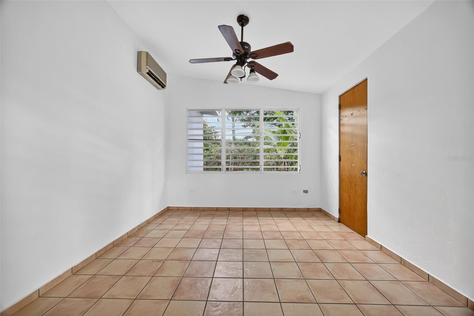 GARDEN HILLS - Residential