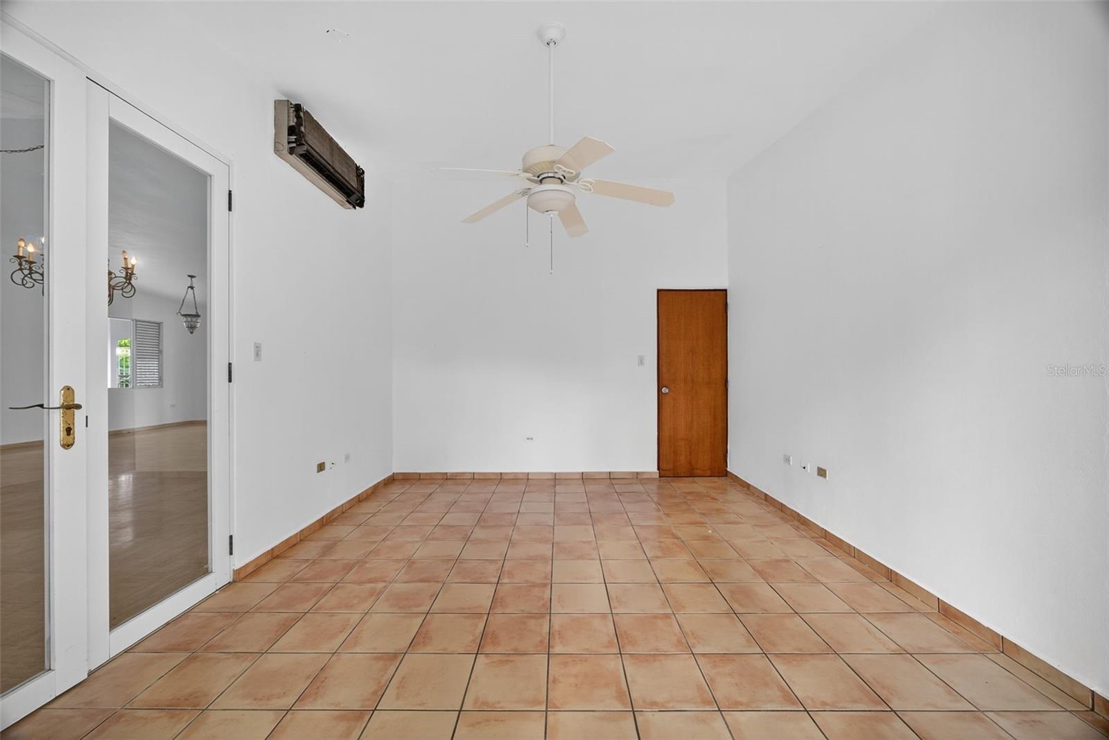 GARDEN HILLS - Residential