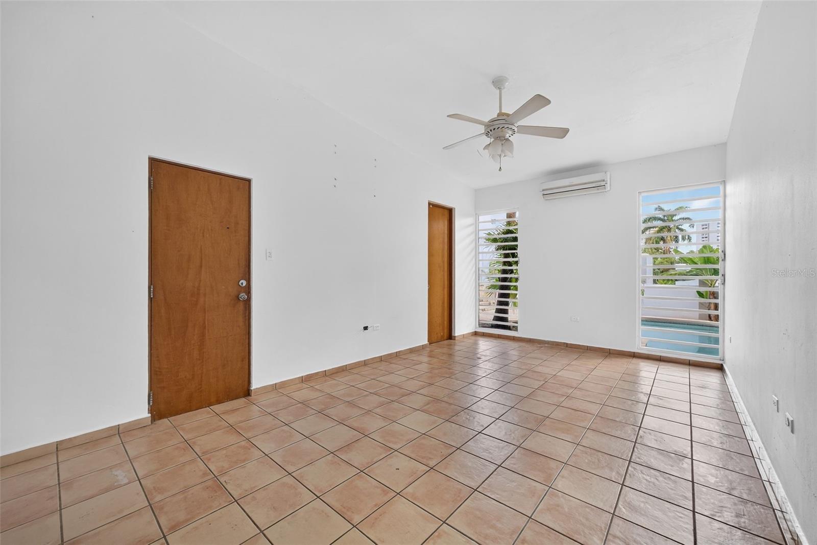 GARDEN HILLS - Residential