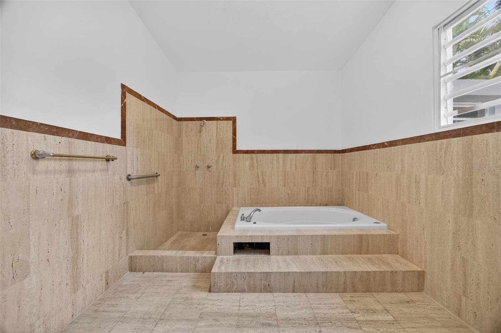 GARDEN HILLS - Residential